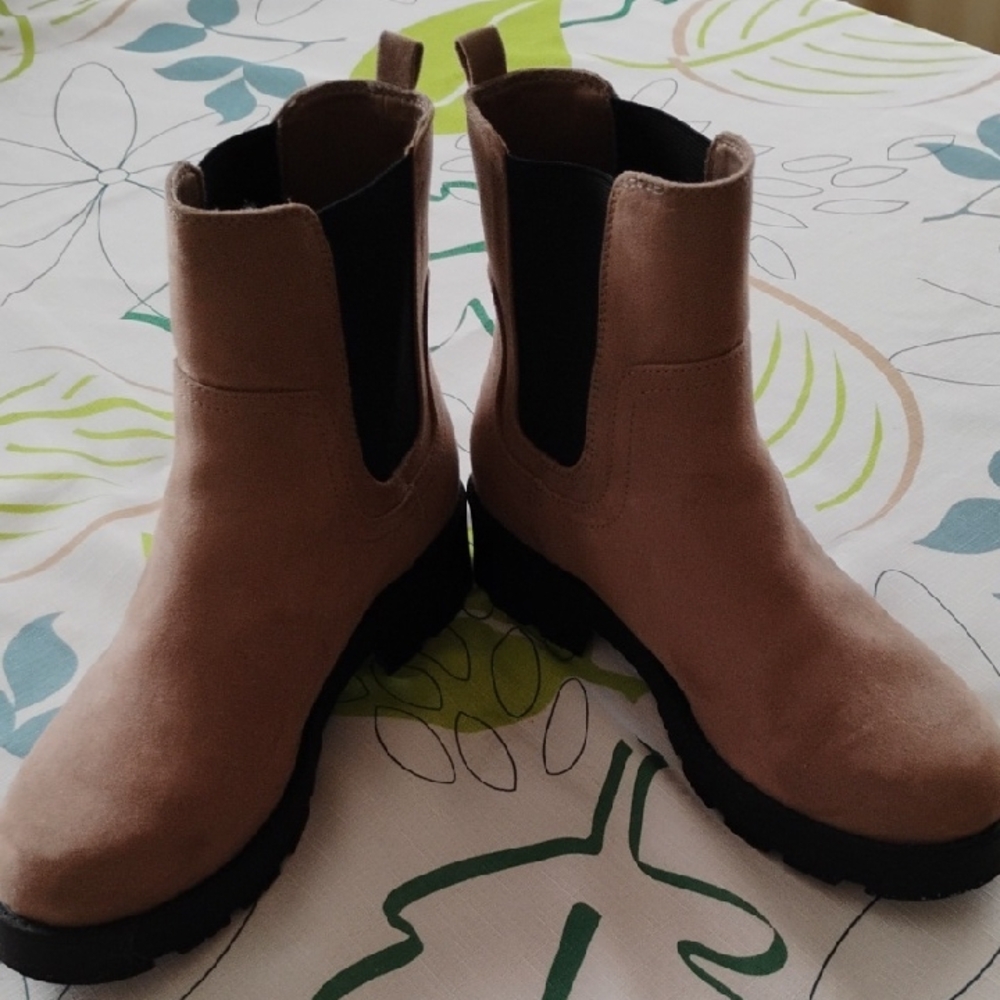 Stylish Tan Ankle Boots